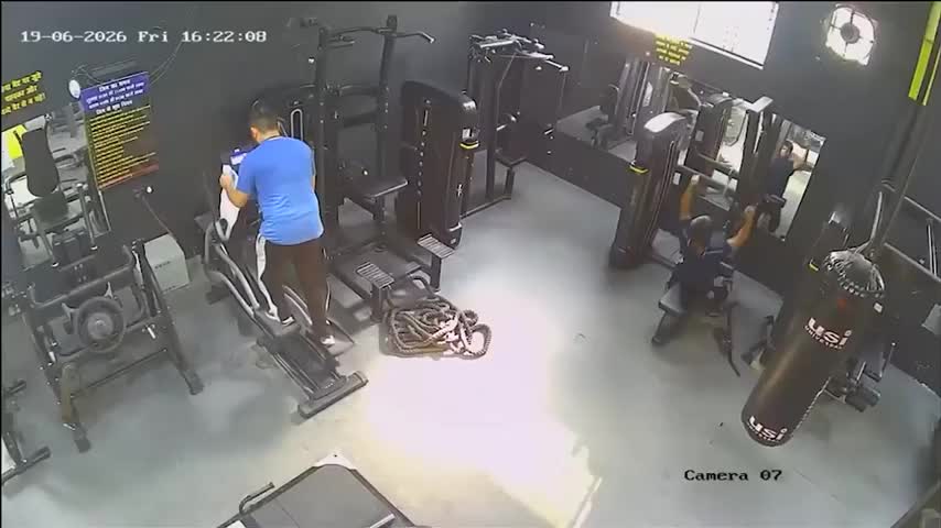 dang-tap-the-duc-nam-canh-sat-guc-nga-roi-tu-vong-1782085702.mp4