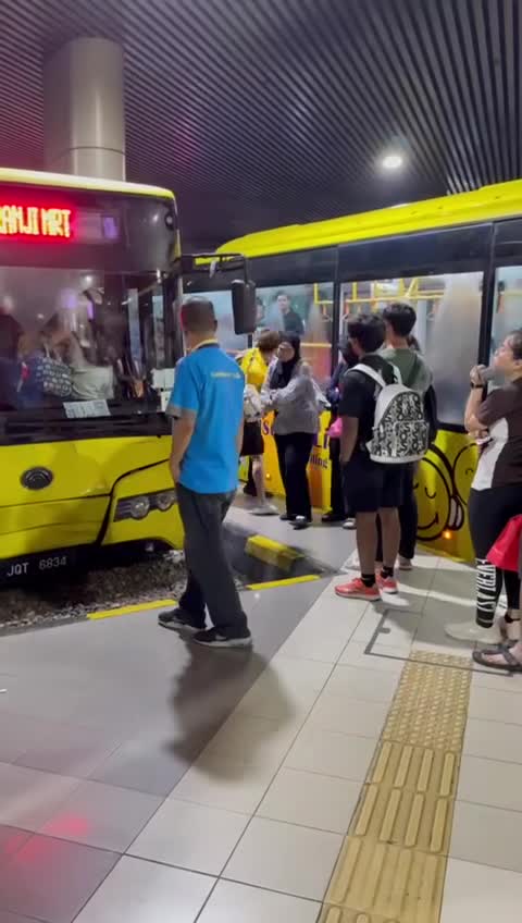 facebook-1744358192.mp4