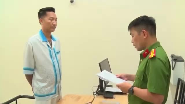 fsavecom-facebook-khoi-to-bui-xuan-huan-tuc-huan-hoa-hong-media-1068040019052616-003-360p-1786794916.mp4