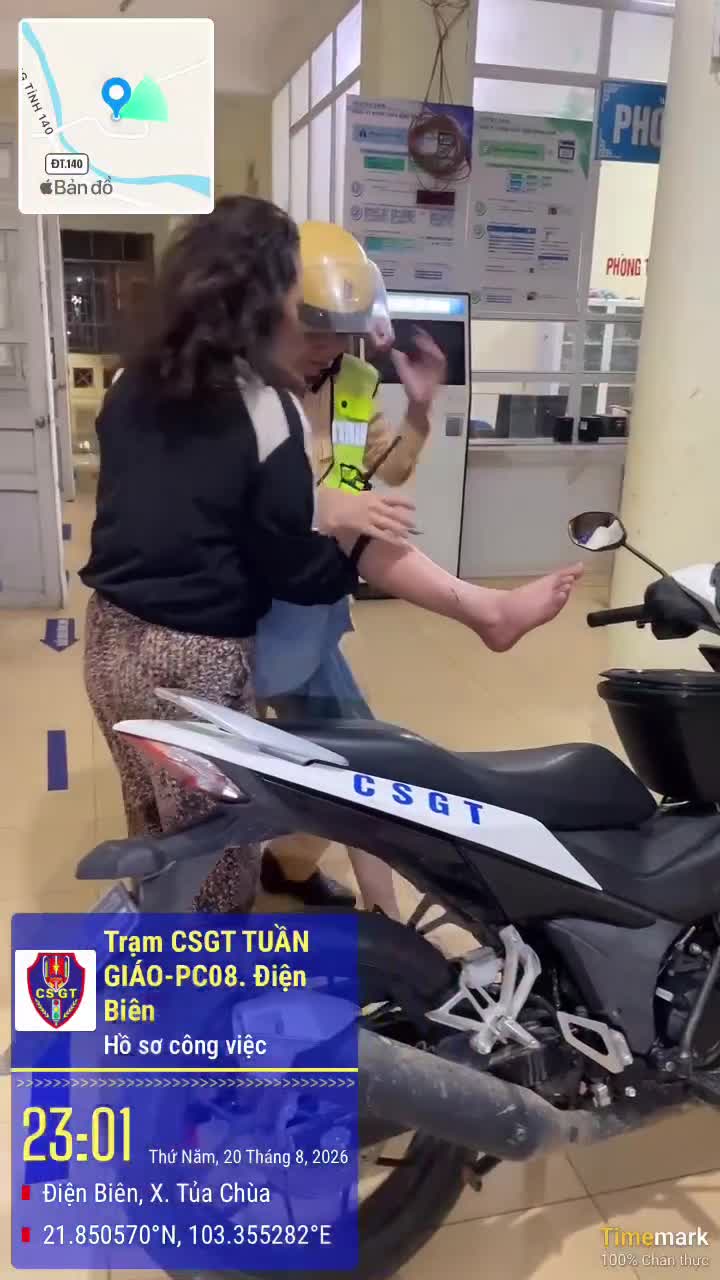 fsavecom-reels-canh-sat-giao-thong-kip-thoi-ho-tro-nguo-media-1101879379453403-001-720p-1787313362.mp4