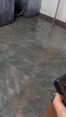 ha-noi-bat-ngo-mua-da-luc-rang-sang-nhieu-nguoi-tinh-giac-1774842890.mp4