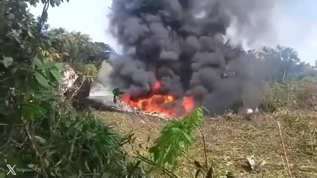 hien-truong-vu-roi-may-bay-quan-su-c-130-o-colombia-video-x-1774323158.mp4