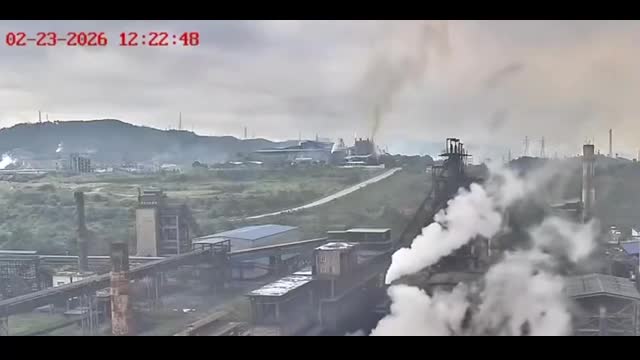 khoanh-khac-lo-san-xuat-phot-pho-phat-no-nhu-bom-bao-dan-tri-1771850537.mp4