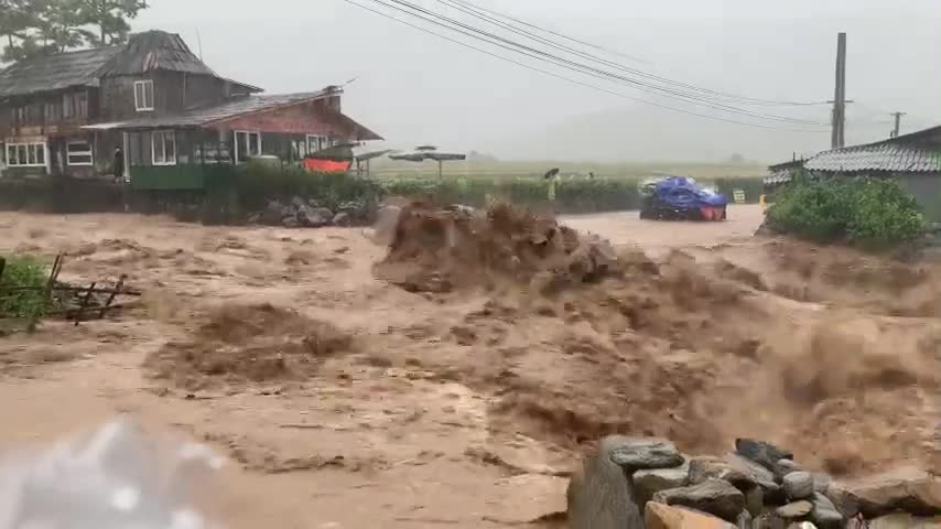 lao-cai-xuat-hien-lu-ong-1756203334.mp4