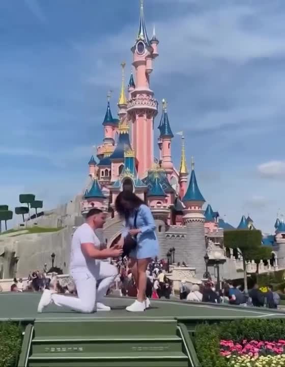 man-cau-hon-tai-disneyland-paris-bien-thanh-ac-mong-disney-xin-l-1784344996.mp4