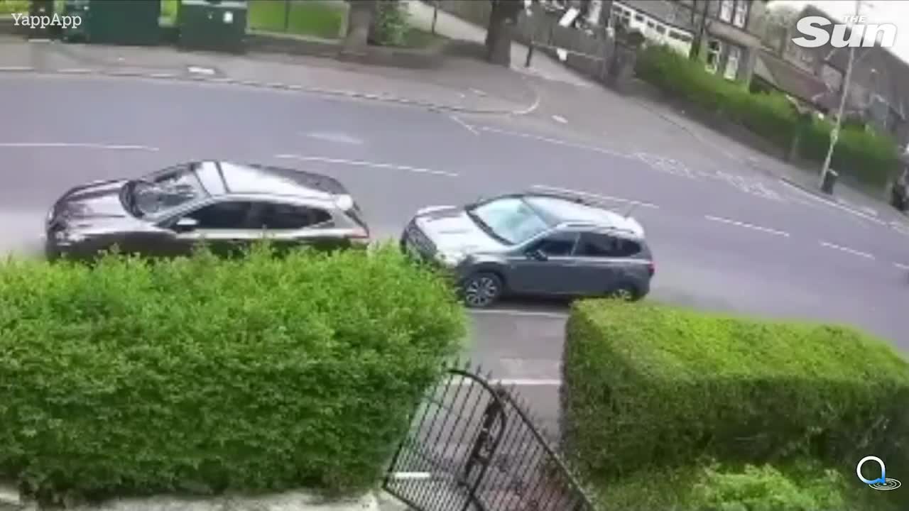 moment-stolen-motorbike-smashes-into-moving-car-before-rider-run-1778514513.mp4