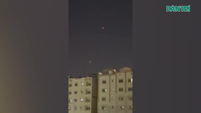 nguoi-viet-o-trung-dong-nin-tho-nhin-ten-lua-loe-sang-troi-mat-ngu-3-ngay-video-nhan-vat-cung-cap-bien-dung-hong-hanh-cam-tien-1-1772684628.mp4