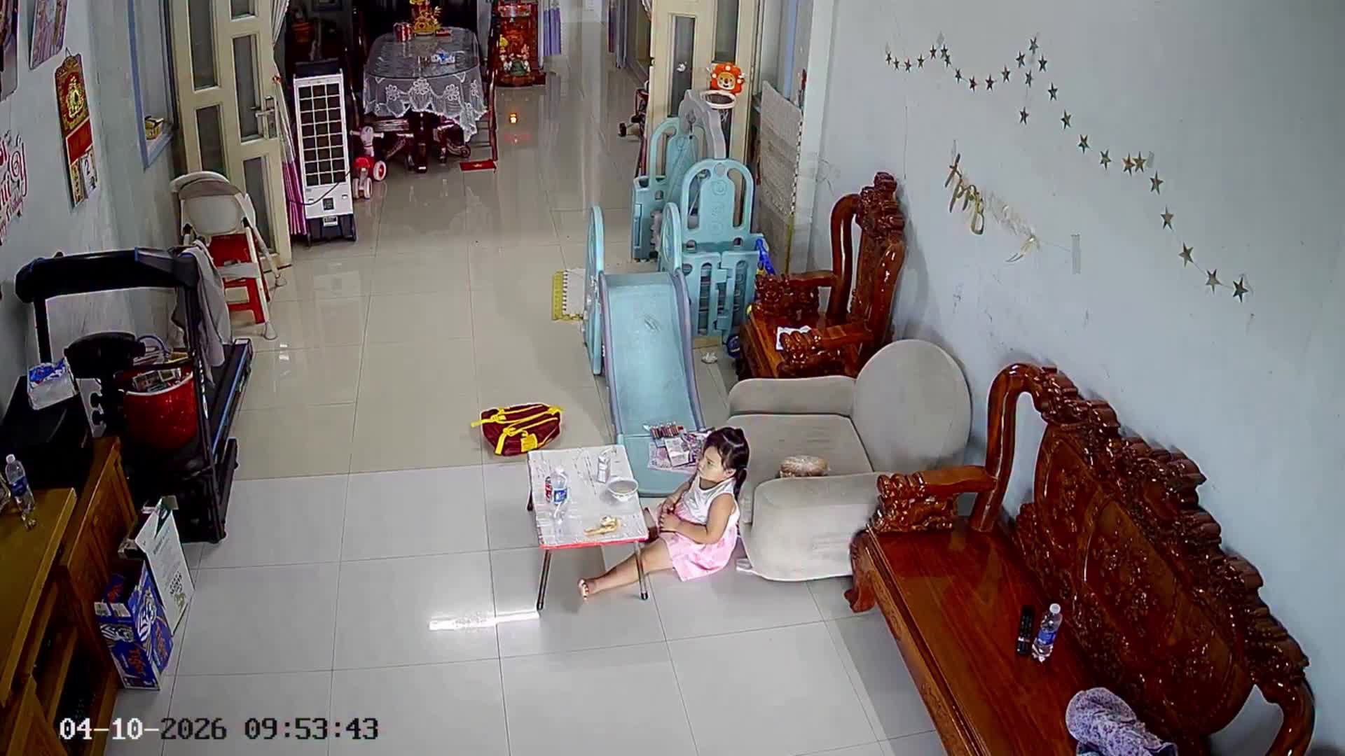 ran-bo-vao-nha-1791188840.mp4