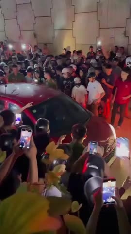 thai-nguyen-nghi-danh-ghen-duoi-chan-cau-vuot-bac-son-dam-dong-quay-kin-o-to-1790218520.mp4