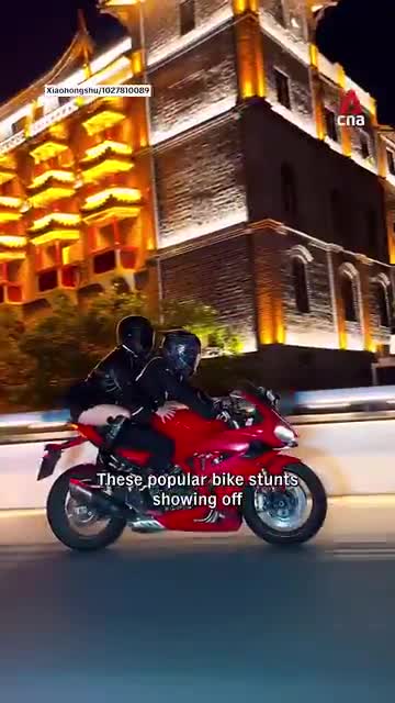trung-khanh-manh-tay-tran-ap-cac-buoi-chup-anh-mo-to-gay-sot-tren-mang-cna-1791445022.mp4