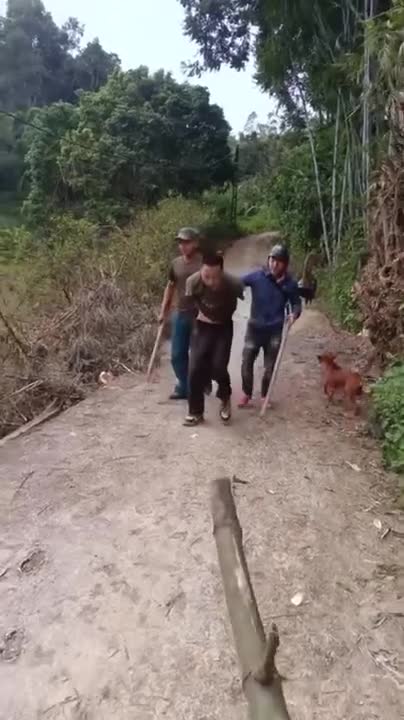 vay-bat-doi-tuong-thu-4-trong-vu-nhom-nguoi-trung-quoc-sat-hai-lai-xe-taxi-o-lang-son-bao-dien-tu-tien-phong-1761606788.mp4