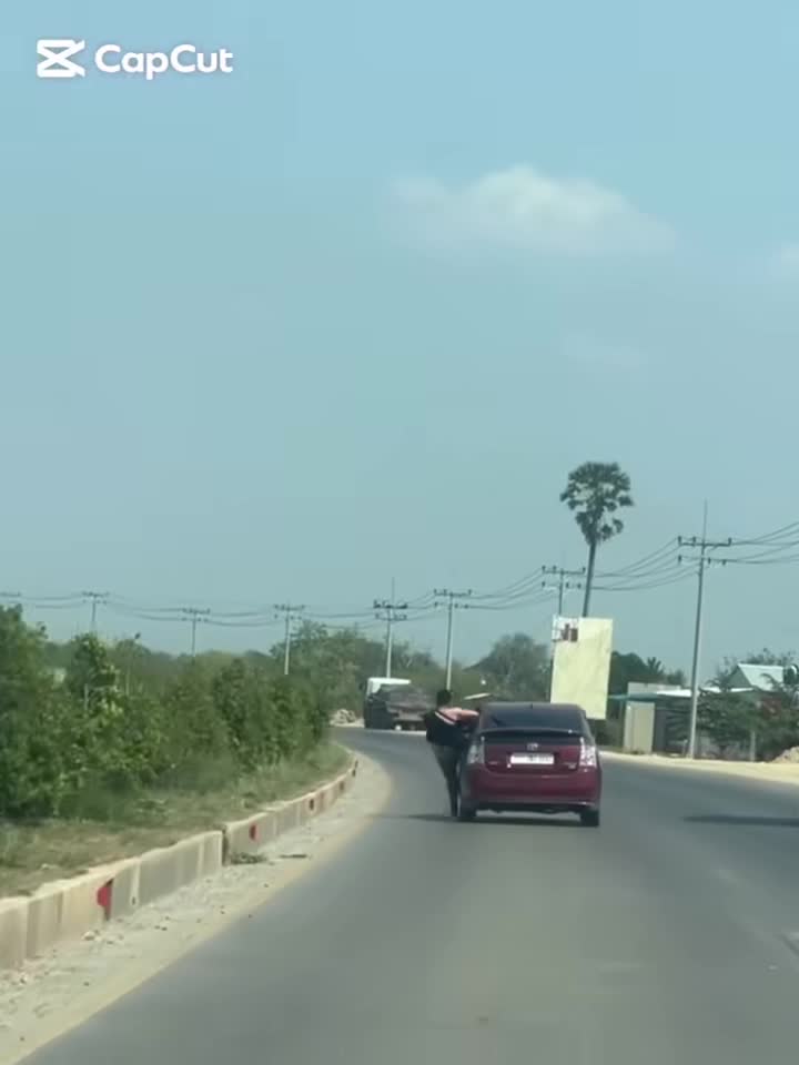 video-funny-1741580656.mp4