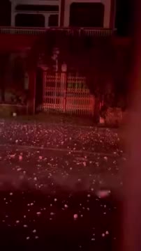 video-mua-da-to-bang-nam-tay-nhieu-tai-san-nha-dan-bi-hu-hong-1776309258.mp4