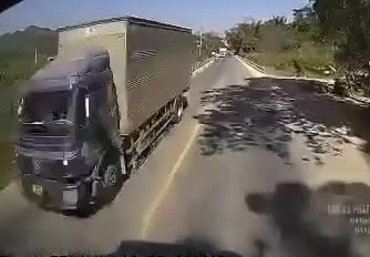 vu-tai-nan-4-nguoi-chet-o-lang-son-mot-gia-dinh-gap-nan-1764203592.mp4