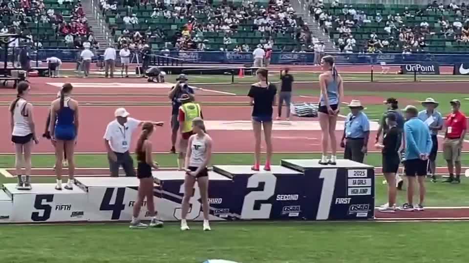 watch-this-two-female-athletes-in-ore-1748837741.mp4