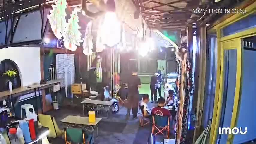 xu-ly-nghiem-cac-doi-tuong-dung-hung-khi-de-giai-quyet-mau-thuan-bao-cong-an-nhan-dan-dien-tu-1763101993.mp4