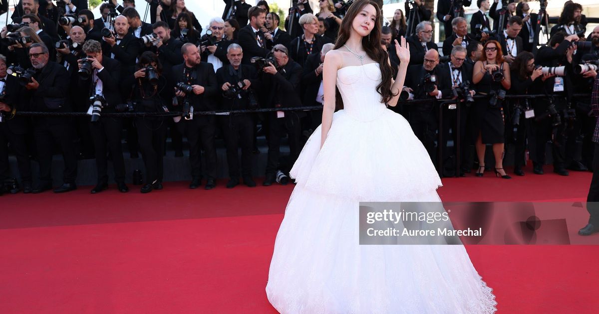 Yoona và khoảnh khắc đẹp như bước ra từ truyện cổ tích trên thảm đỏ Cannes 2026