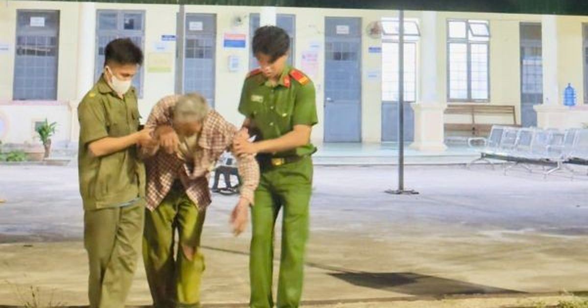 Cụ ông 78 tuổi mệt lả bên lề Quốc lộ 1A giữa đêm khuya, điều xảy ra sau đó khiến nhiều người xúc động