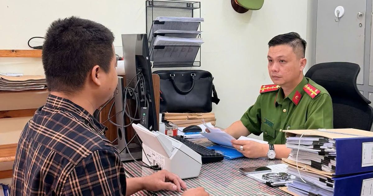 Thi hành Lệnh bắt giam, khám xét nơi ở của ông chủ nhà sách Tăng Tiến