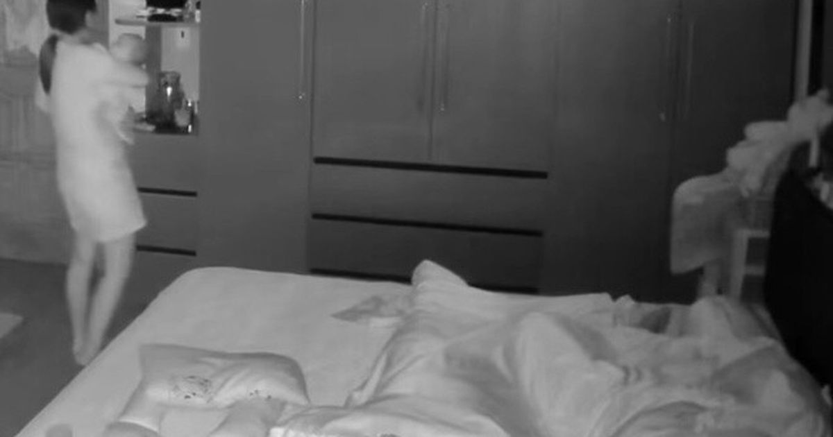 Camera ghi cảnh giữa đêm vợ chồng đang ngủ, mẹ chồng âm thầm làm một việc khiến con dâu phải đi kể khắp nơi