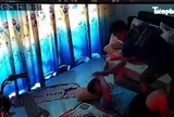 Thêm vụ cha dượng bạo hành con riêng ở TP.HCM: Camera ghi lại cảnh phẫn nộ