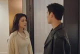 Mẹ chồng gửi ảnh chồng thân mật với cô gái lạ trước khách sạn, tôi bàng hoàng chứng kiến cảnh tượng "cả đời không quên"