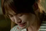 Vô tình nghe hộ điện thoại của chồng, tôi nhận cái tát "nổ đom đóm mắt" nhưng không đau bằng những gì tôi nghe được