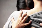 Phát hiện chồng ngoại tình, tôi chuẩn bị “vạch mặt” thì mẹ chồng nói một câu khiến tôi sững lại