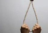 Cụ ông 78 tuổi treo cổ tự tử trước cổng nhà hàng xóm, gia đình đòi bồi thường 1,6 tỷ đồng và phán quyết bất ngờ từ tòa án