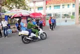 Công an đến tận nhà đưa nữ sinh ngủ quên tới điểm thi tốt nghiệp THPT