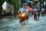 Nắng nóng chưa kịp hạ nhiệt, miền Bắc chuẩn bị đón mưa "như trút"