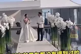 Cô dâu biến đám cưới thành "lễ tri ân hội người yêu cũ", phản ứng của chú rể khiến dân mạng dậy sóng