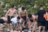 Đang tung tăng tắm mát, người đàn ông bất ngờ bị cống xả lũ hút tụt vào trong: Nhân chứng nói gì?