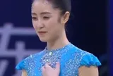Nữ người mẫu gặp sự cố trang phục khi biểu diễn thể dục nghệ thuật, video lan truyền mạnh