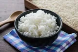 3 thói quen ăn cơm tưởng bình thường nhưng có thể khiến bạn dễ tăng cân, khó kiểm soát đường huyết