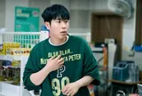 Nhân vật “ngố tàu” gây sốt trong Teach You A Lesson, hóa ra là rapper đình đám Kpop