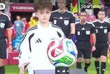 Cậu bé nháy mắt gây sốt World Cup 2026 là ai? Danh tính khiến nhiều người bất ngờ
