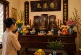 Trước khi thắp hương, nhiều gia đình Việt thường chuẩn bị 3 điều này để không gian thờ cúng thêm trang nghiêm