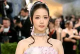 Vì sao diễn xuất của Jisoo vẫn liên tục gây tranh cãi dù phim đạt thành tích cao?