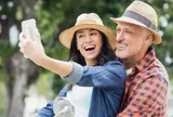 Khoảng cách tuổi có thực sự quyết định độ bền của tình yêu?