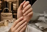 Một bộ móng, hai tầng ý nghĩa: Vì sao giới giàu và người muốn tiết kiệm lại cùng chọn "móng mộc"?