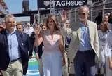 Leonor và Sofía hiếm hoi xuất hiện đời thường bên Vua Felipe VI giữa ngày hội F1