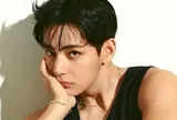Vì sao V (BTS) sở hữu gương mặt khó trộn lẫn giữa dàn mỹ nam Kpop?