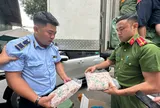 Thu giữ gần 17 tấn thực phẩm không rõ nguồn gốc tại Đồng Nai