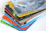 4 loại thẻ có thể sử dụng khi đi nước ngoài, khác nhau thế nào?