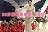 Bị chê vô duyên trong chính ngày vui của mình, cô dâu 38 tuổi vỗ mặt netizen bằng một câu nói chấn động
