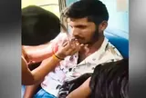 Bị quấy rối trên tàu, cô gái có màn đáp trả "độc nhất vô nhị" khiến gã trai câm nín, cúi gầm mặt