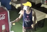 Đạo chích "IQ vô cực" phá quán mở tiệc giữa đêm, ăn no nê rồi vứt luôn... bằng lái xe