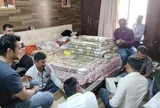 Khám xét dinh thự của "siêu lừa", lóa mắt trước 46 tỷ tiền mặt và gần 3 tạ vàng, bạc giấu trong két sắt