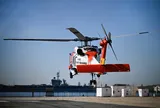Lật thuyền ngoài khơi: 11 người mất tích, người sống sót kinh hoàng vì cá mập tấn công